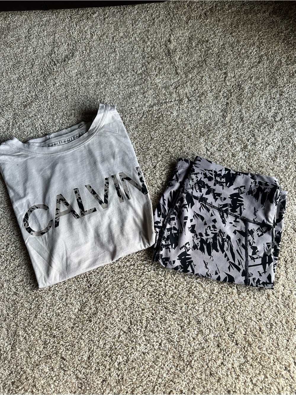 Like New 2 piece Calvin Klein Activewear Set